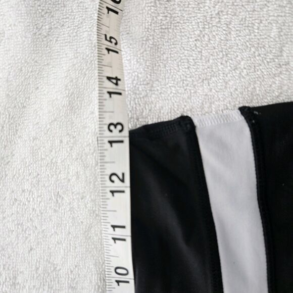 Lululemon Run: Inspire Crop II Black/white Size 4 W6830S. MSRP $89.00 - Picture 7 of 12